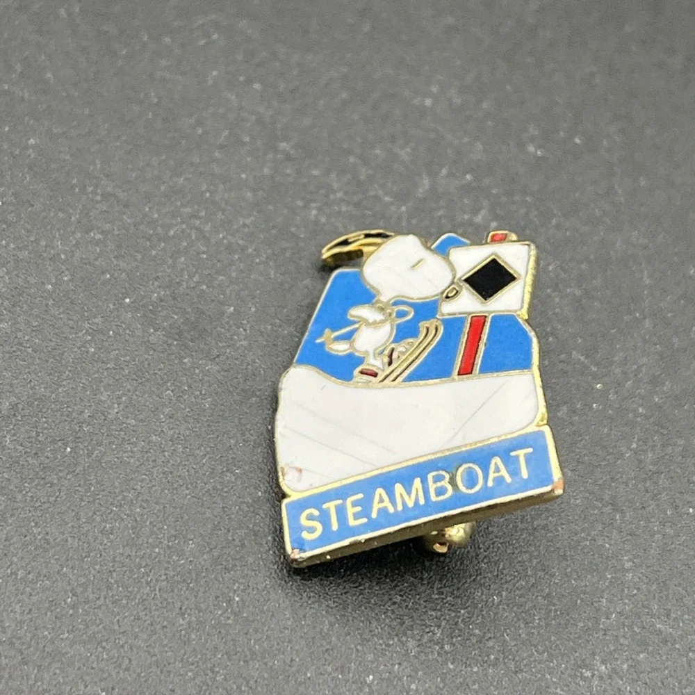 Steamboat‎ Springs Colorado Ski Resort Snoopy Peanuts Lapel Hat Pin